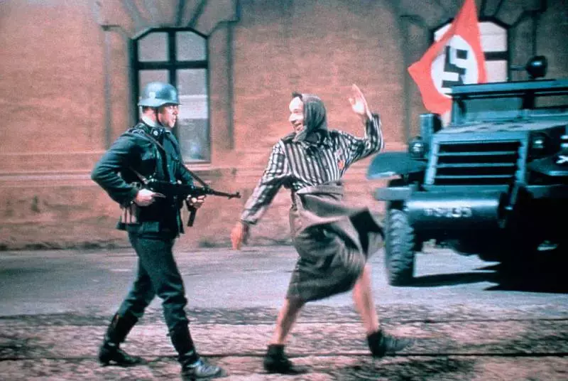 漫谈《美丽人生》，或许这是我看过的最伟大的喜剧。|美丽人生影评|美丽人生评分