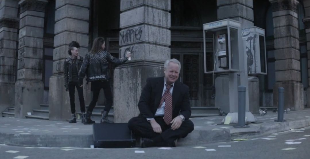 剧版《华尔街之狼》，这部黑色喜剧，是所有美国人的噩梦|黑色星期一 第一季影评|黑色星期一 第一季评分